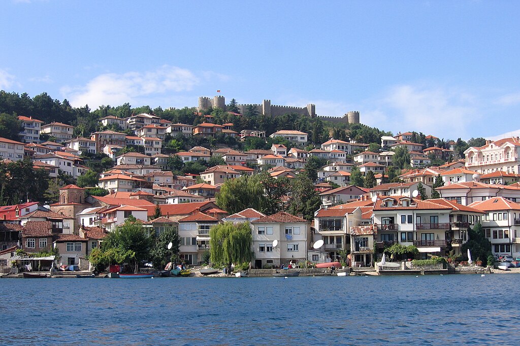 Blick auf die Altstadt von Ohrid mit der Festung von Ohrid. Самуилова крепост, Охрид, Македония