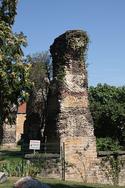 File:01. Aqueduc du Gier - Fort Saint-Irénée.JPG