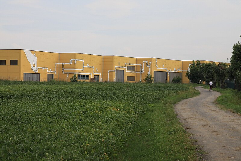 File:08-2010 esercizi commerciali a Borgonovo Val Tidone - panoramio.jpg