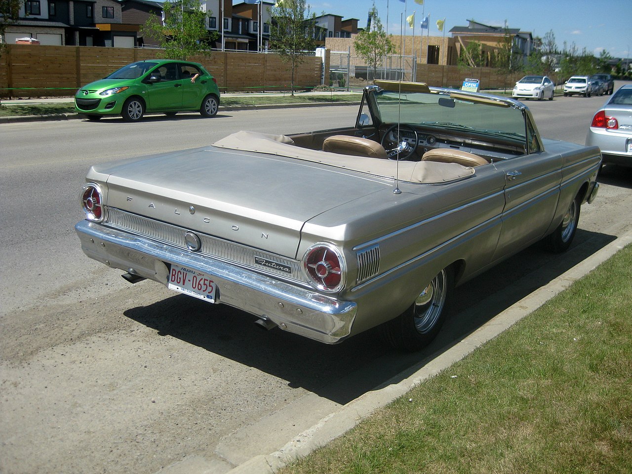 Image of 1964 Ford Falcon Futura convertible rear (14444260771)