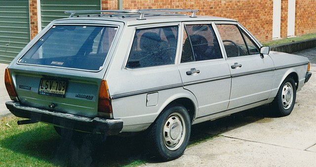 Plik1980 Volkswagen Passat LS Wagon (16153576349).jpg