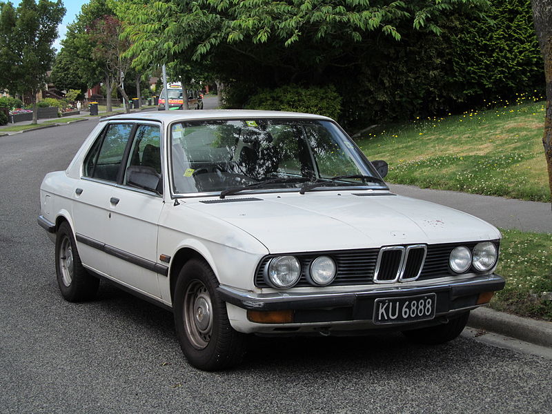 File:1982 BMW 520i (12850446733).jpg