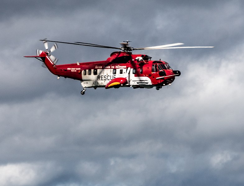 File:2012 Bray Air Display - Sikorsky S-61N Helicopter (7626048966).jpg