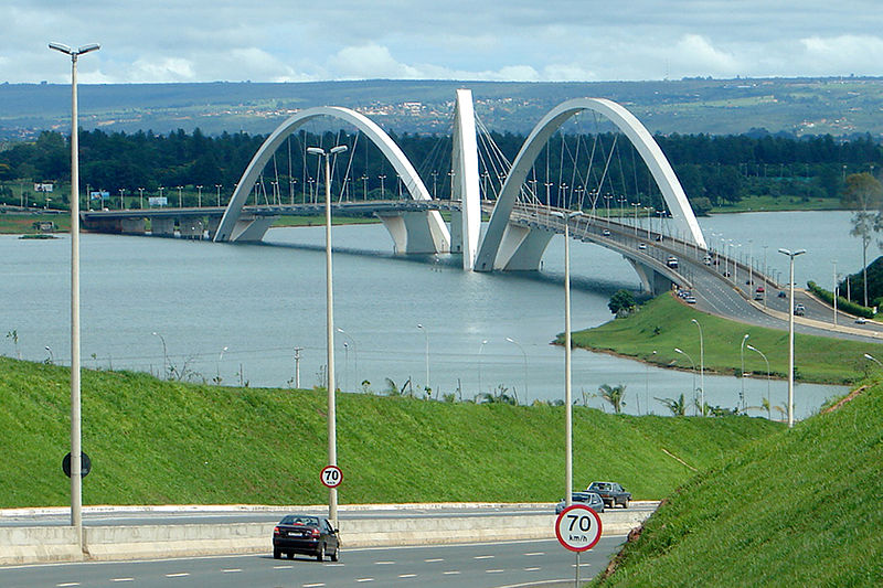 File:28 12 05 010 zoom approach Ponte JK.jpg