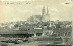 Chartres, la Gare et la cathédrale