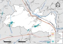 Carte en couleur présentant le réseau hydrographique de la commune