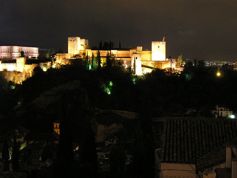 File:Alhambra de noche.JPG