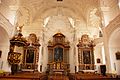 Innenraum der Kapuziner-Klosterkirche St. Magdalena am Kapellplatz 7 in Altötting, Landkreis Altötting, Regierungsbezirk Oberbayern, Bayern. Als Baudenkmal unter Aktennummer D-1-71-111-20 in der Bayerischen Denkmalliste aufgeführt.