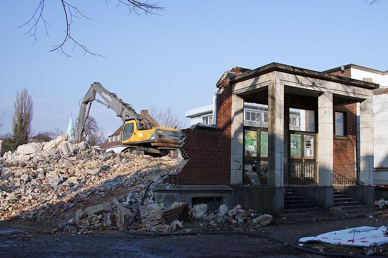 File:Alte Volkshochschule weicht der Volksbank Hamm (10570821343).jpg