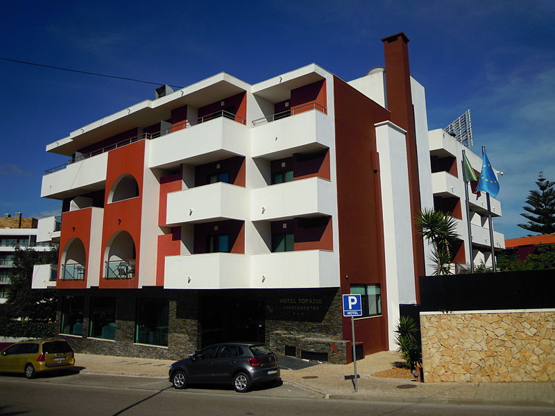 File:Apartment Hotel Topázio Albufeira 1 March 2015 (2).JPG