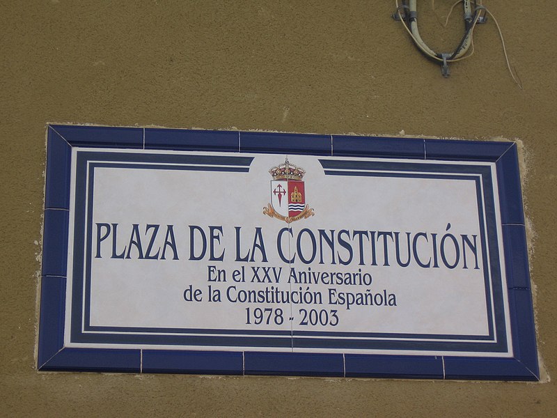 File:Aranjuez Placa Plaza Constitucion.jpg