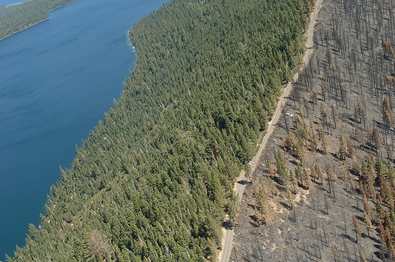 File:Assignment- 48-DPA-08-17-08 SOI K Lake T Air) Secretary Dirk Kempthorne making helicopter tour of Lake Tahoe area (with Forest Service personnel during visit to Nevada to participat - DPLA - 64c8b3a6eb4dfb3383d43f2dbc870366.JPG