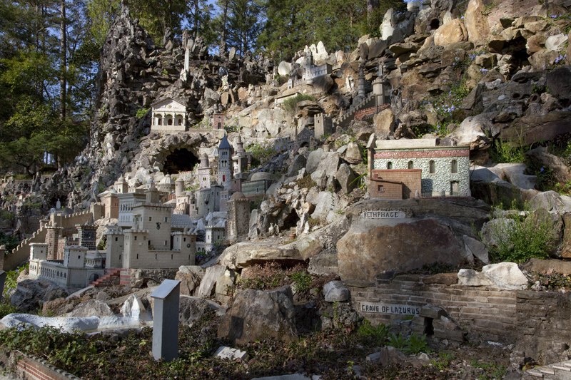 File:Ave Maria Grotto, Cullman, Alabama LCCN2010638331.tif