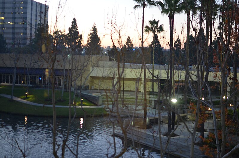 File:Avenue of the Arts Wyndham Hotel Address, 3350 Avenue of the Arts, Costa Mesa, CA 92626 Phone-(714) 751-5100 - panoramio (25).jpg