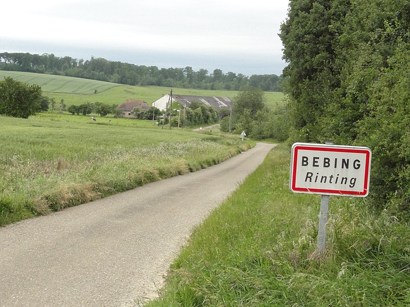 File:Bébing (Moselle) entrée de Rinting.jpg