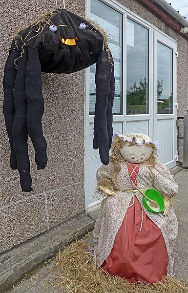 File:Baildon Scarecrow Festival 2016 13.jpg