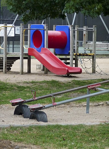 File:Bay Knoll Playground (4607809468).jpg