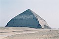 Snofru Lenktoji piramidė (apie 2600 m. pr. m. e., Dahšūras)