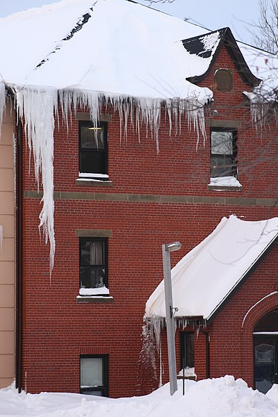 File:Big Icicle (2174395509).jpg