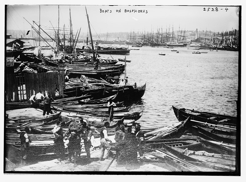 File:Boats on Bosphorus LCCN2014691077.jpg