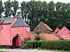 Boerderij Naik dari Binchefort (gevels en daken) en diens omgeving