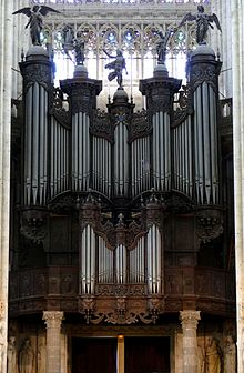 Buffet d'orgues de Saint-Ouen Rouen 2016.jpg
