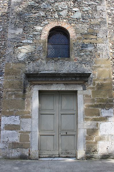 File:Burcin - Entrée église.JPG