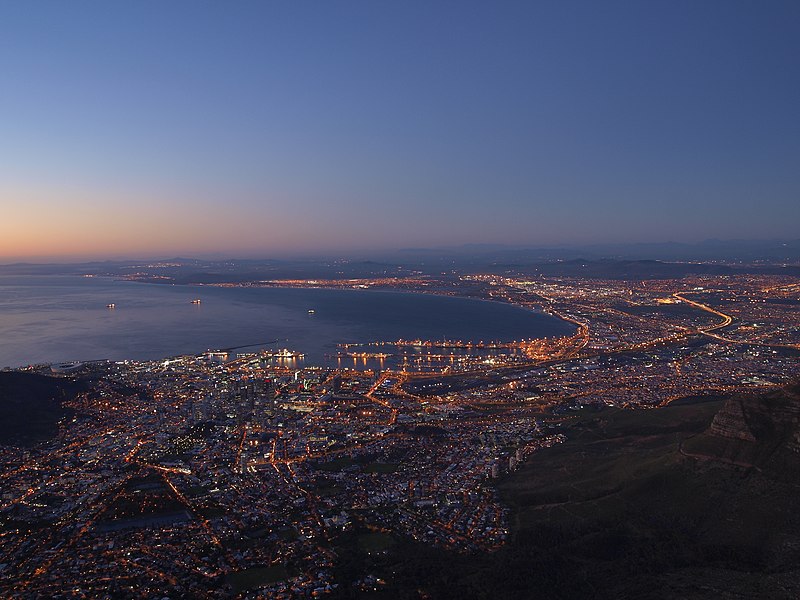 File:Cape Town at night (04).jpg