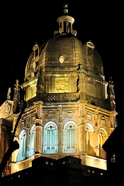 File:Capilla Mozárabe-Toledo.jpg