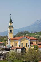 Cerkev – pogled z zadnje strani