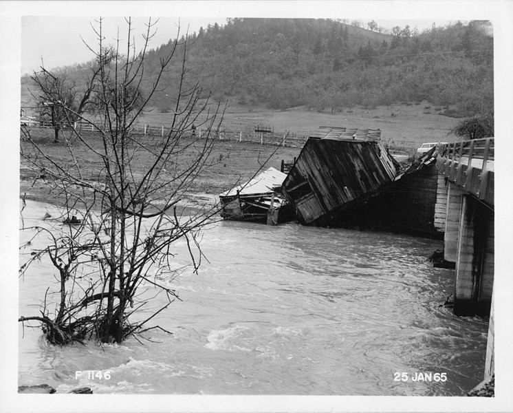 File:Christmas flood of 1964-65 (15986630165).jpg