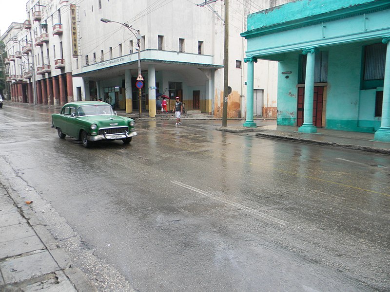 File:Classic cars in Cuba, Havana - Laslovarga032.JPG