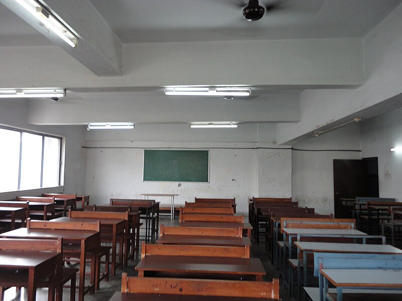 File:Classroom in RCoE - 2.JPG