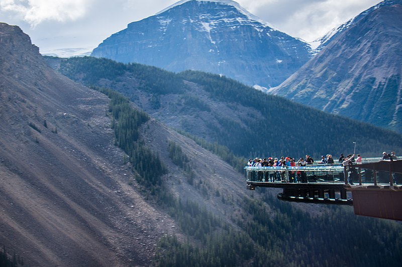 File:Columbia Icefields Skywalk (31602332864).jpg