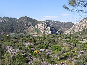 Conhal do Arneiro (em fundo as Portas de Ródão)