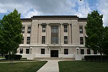 The west face of the Douglas County courthouse Douglas County Illinois Courthouse.jpg