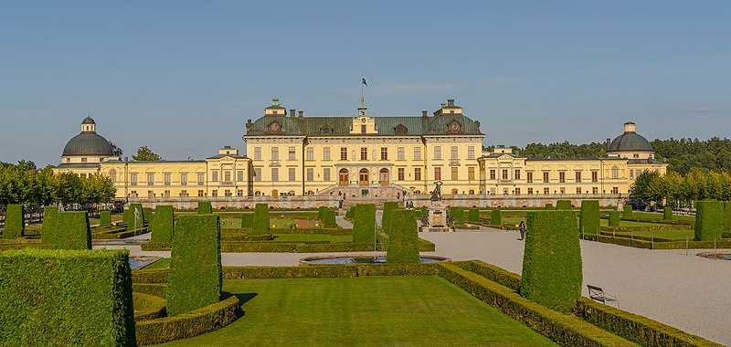 File:Drottningholm Panorama August 2013 01.jpg