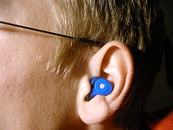 Protetor auricular – Wikipédia, a enciclopédia livre