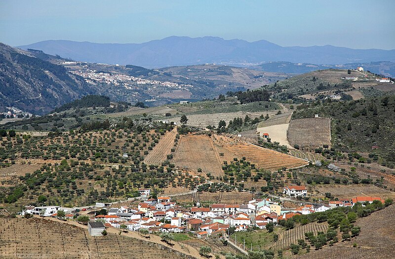 File:Espinhosa - Portugal (20743367245).jpg