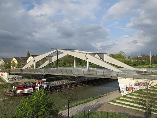 Eulenkampbrücke (Brücke Nr. 236) über den Mittellandkanal - Hannover-List Eulenkamp - panoramio