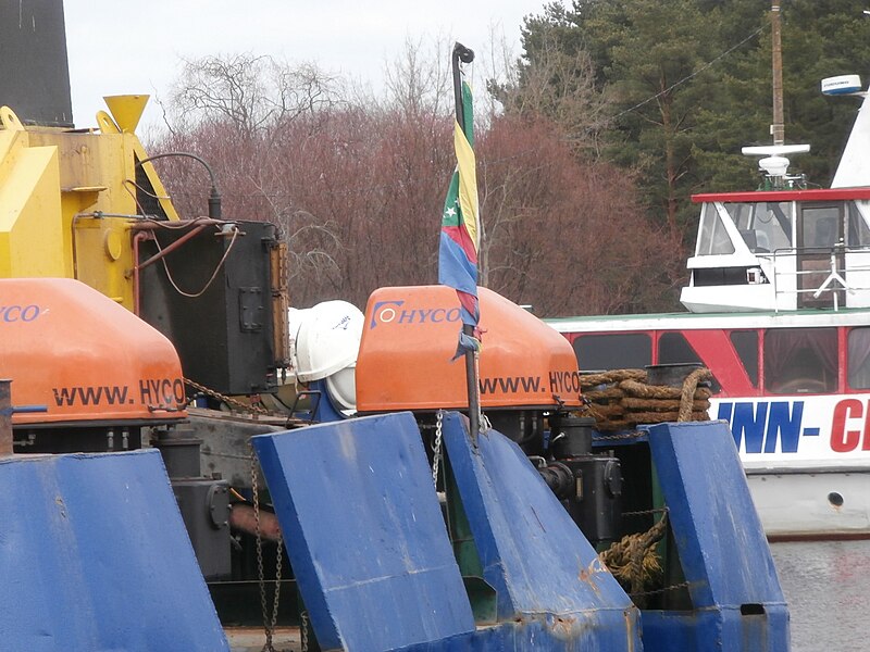 File:Excalibur 1 Flag Pirita Tallinn 27 February 2015.JPG