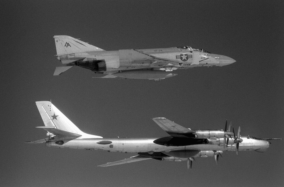 File:Tu-95 Bear D.jpg - Wikipedia