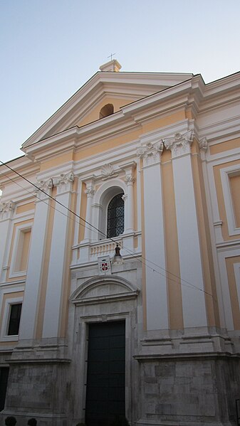 File:Facciata della Cattedrale di San Paolo di Aversa.JPG