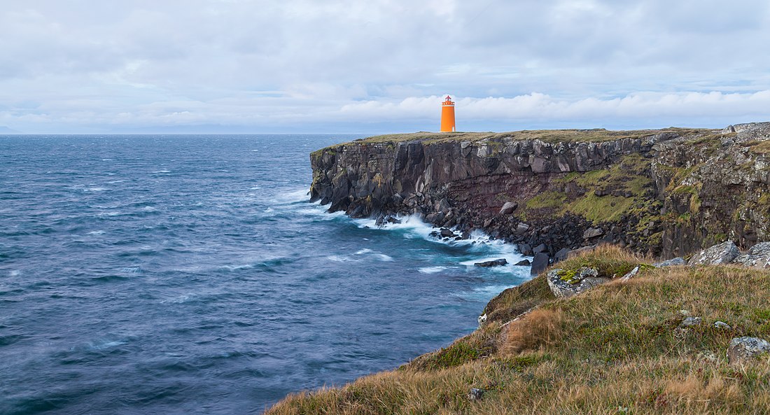 File:Faro de Holmbergs, Suðurnes, Islandia, 2014-08-15, DD 114.JPG