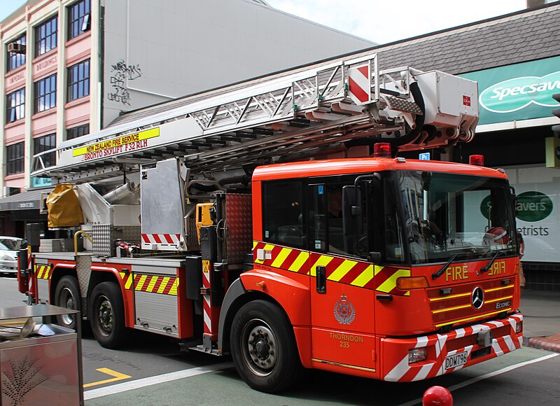 File:Fire Ladder Truck (31400134850).jpg