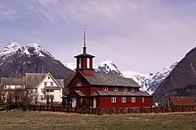 Fjærland kyrkje, 2019.jpg