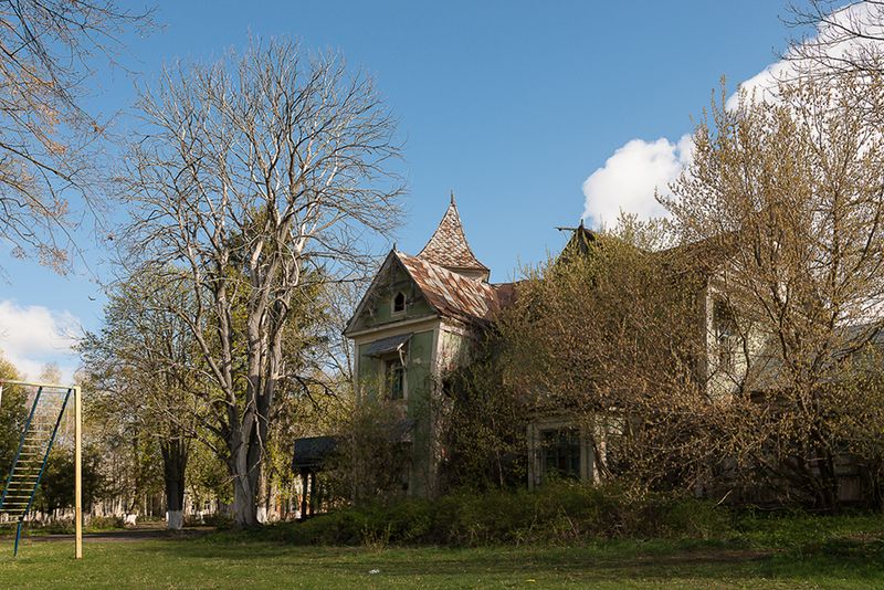 File:Fon Mekks patrimony’s manse. Mansard-wiki.jpg