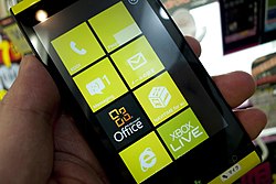 Windows Phone: Suunnittelukehys ja käyttöliittymä, Ekosysteemi, Lanseeraus
