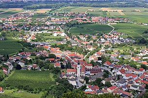 Ortskern von Furth mit der Ortschaft Palt im Hintergrund