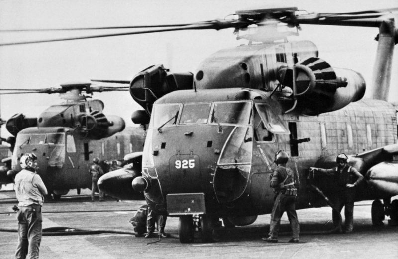 File:HH-53s on USS Midway (CVA-41) off Vietnam 1975.jpg